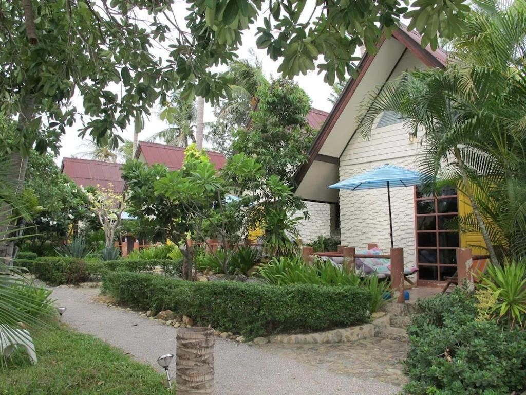 Blue Beach Resort Baanphakrimlay Ngoại thất bức ảnh