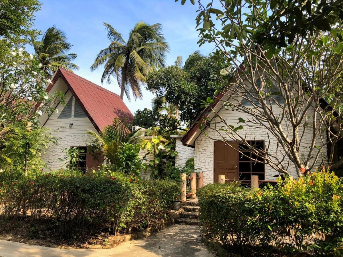 Blue Beach Resort Baanphakrimlay Ngoại thất bức ảnh
