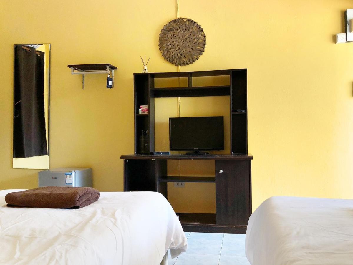 Blue Beach Resort Baanphakrimlay Ngoại thất bức ảnh