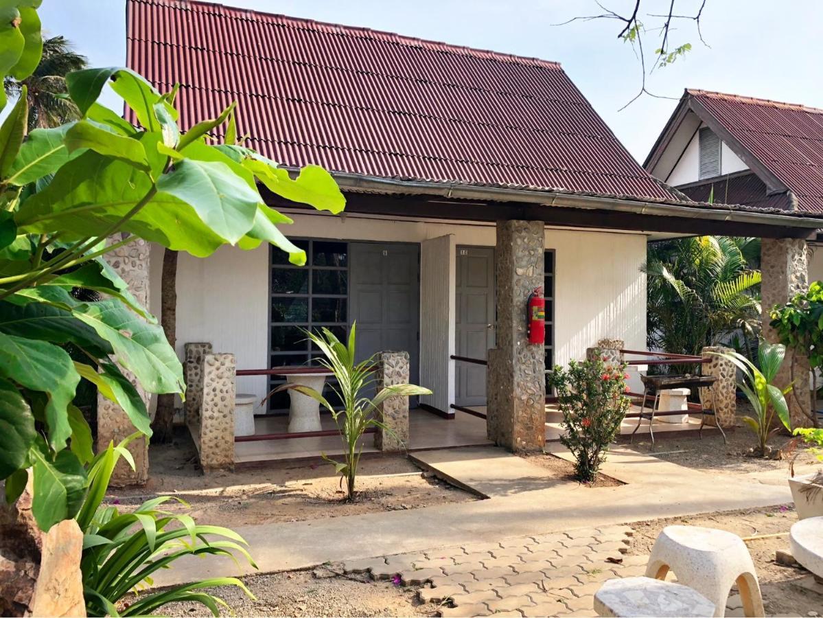 Blue Beach Resort Baanphakrimlay Ngoại thất bức ảnh