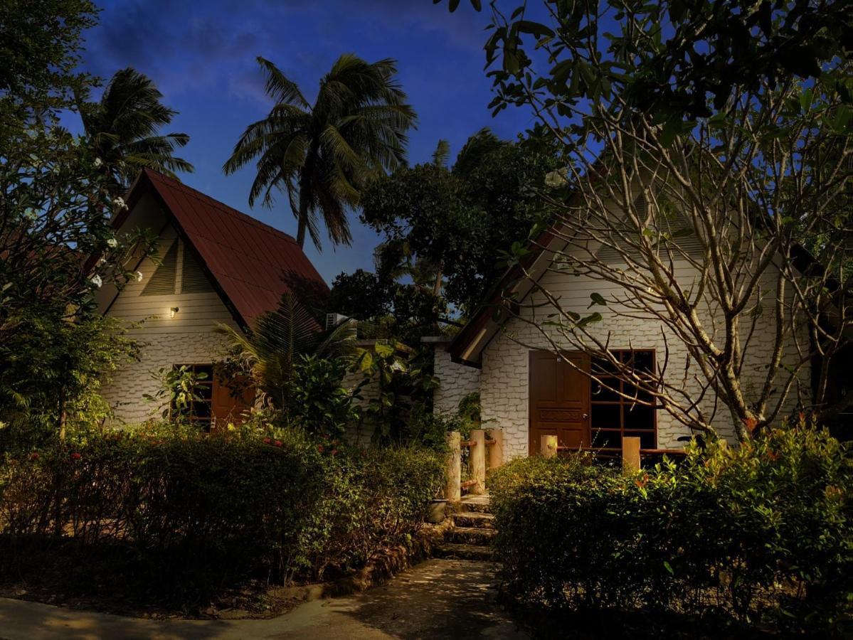 Blue Beach Resort Baanphakrimlay Ngoại thất bức ảnh