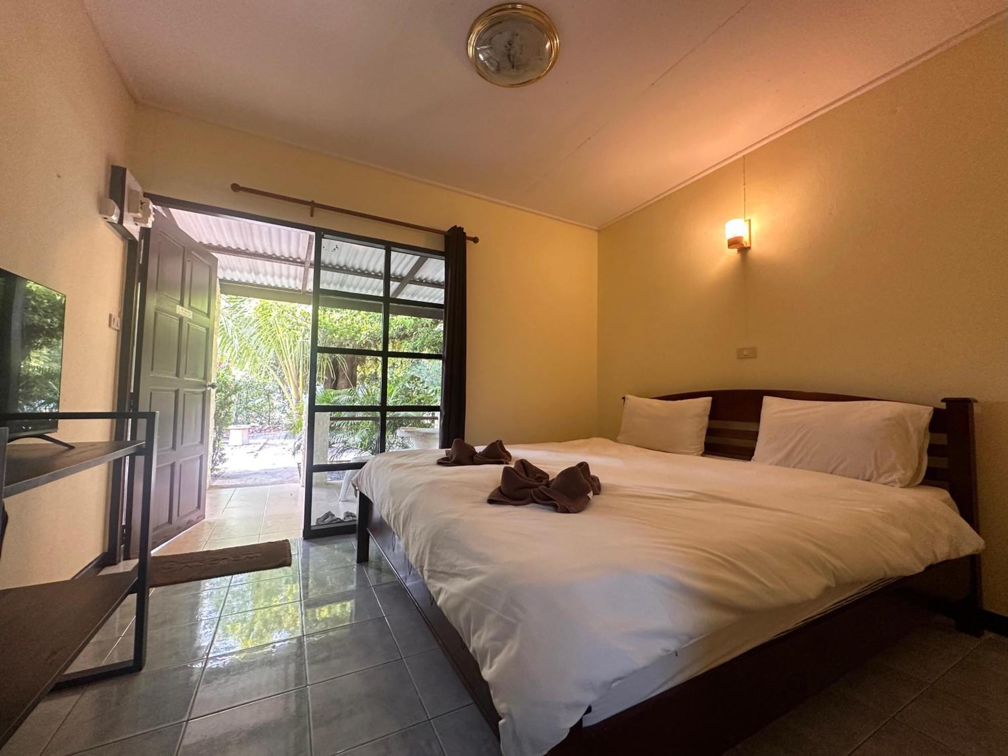 Blue Beach Resort Baanphakrimlay Ngoại thất bức ảnh