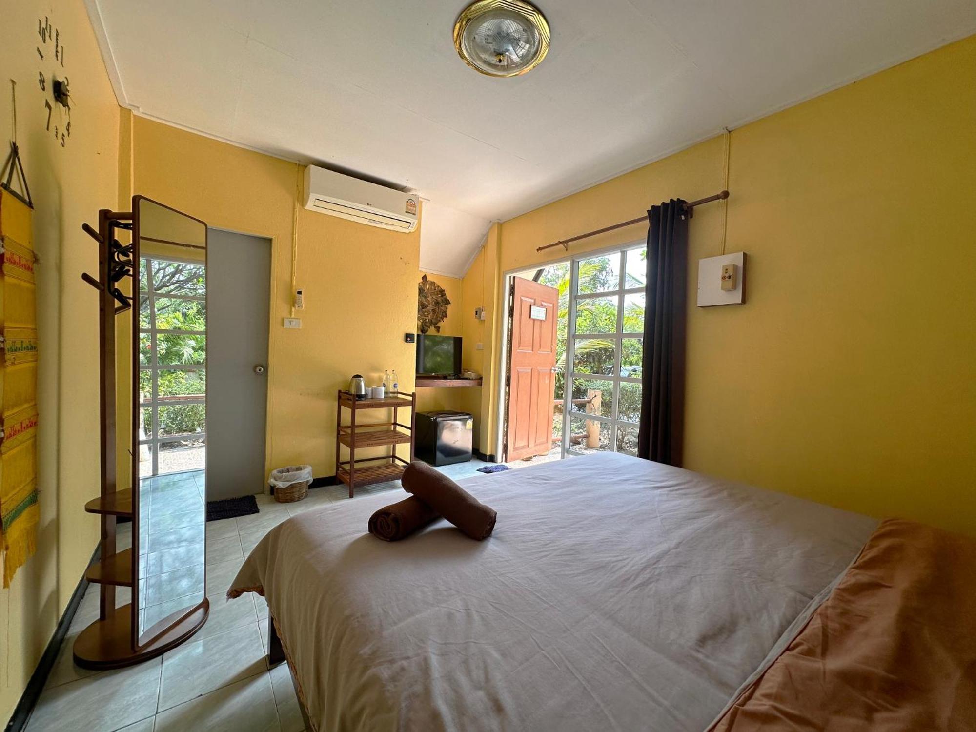 Blue Beach Resort Baanphakrimlay Ngoại thất bức ảnh